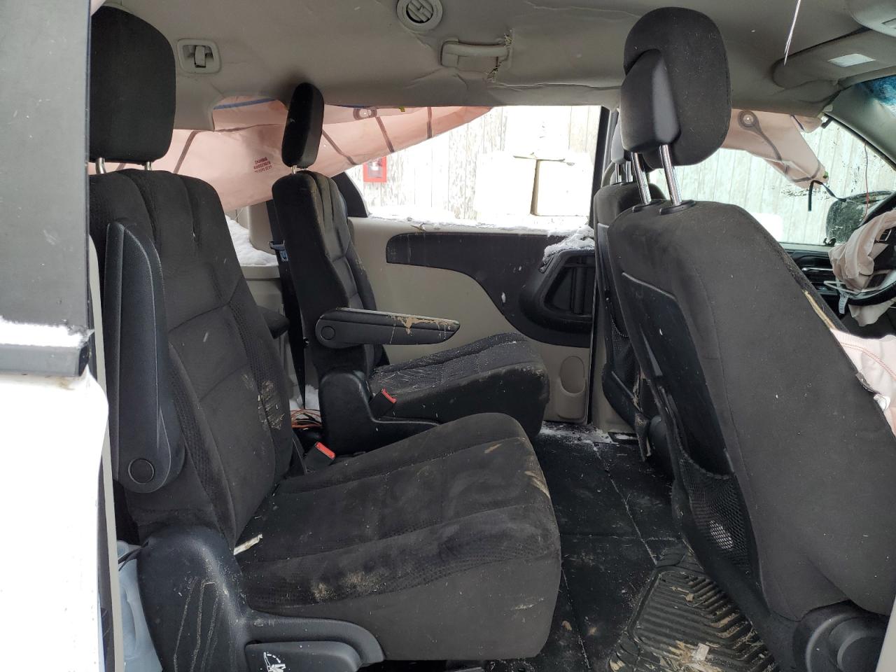 2016 Dodge Caravan - Image 11
