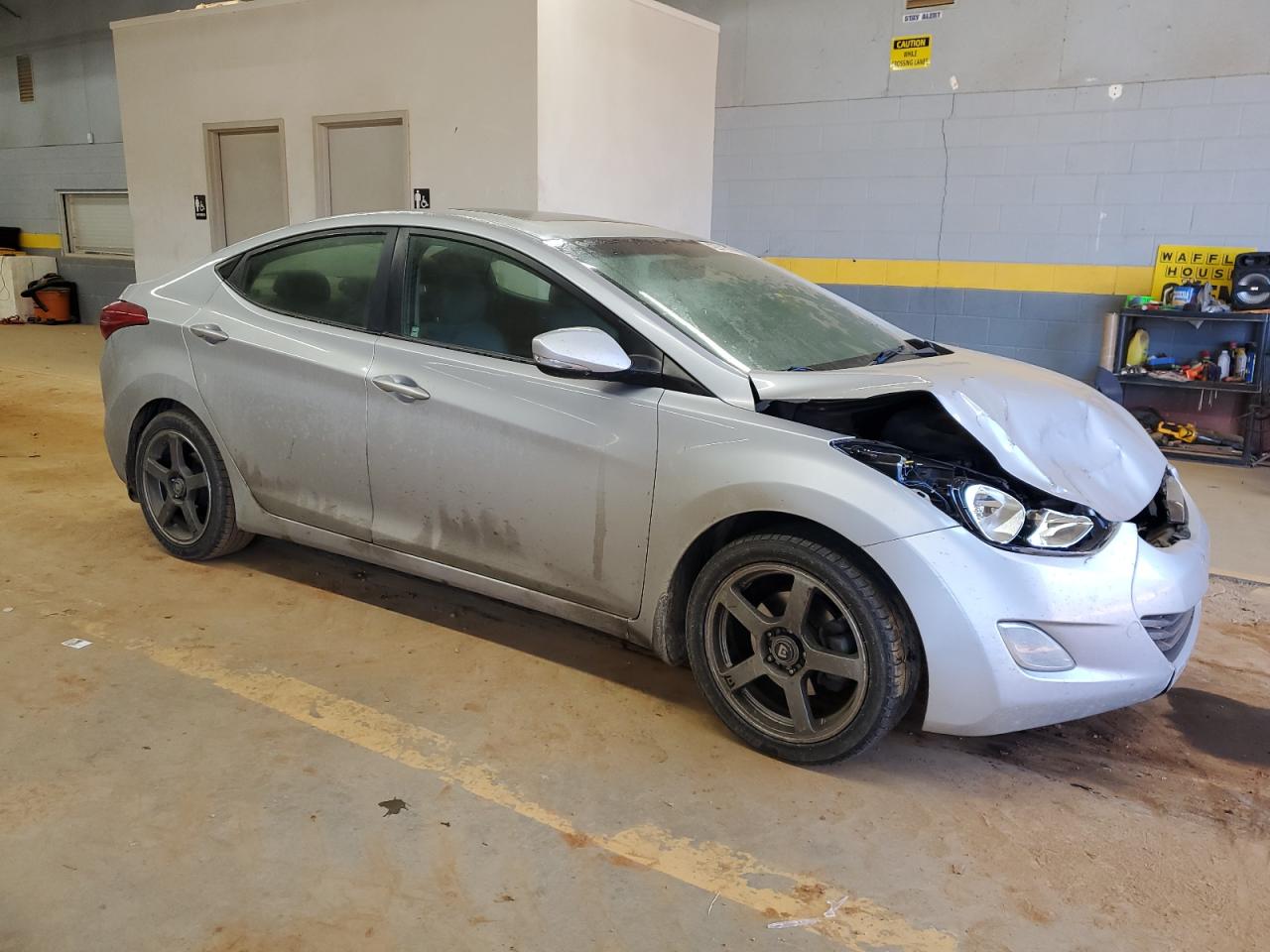 2013 Hyundai Elantra - Image 4