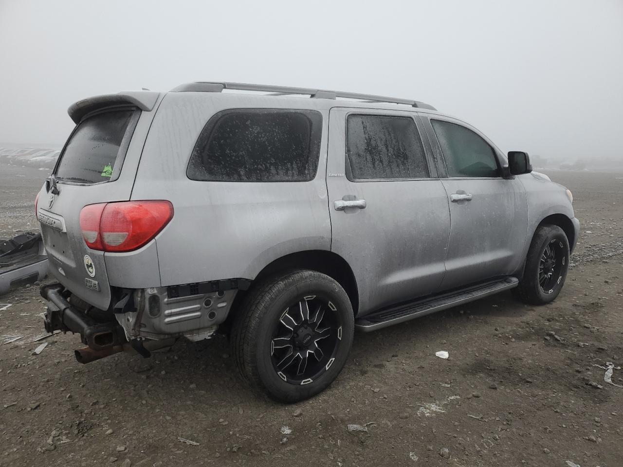 2010 Toyota Sequoia - Image 3