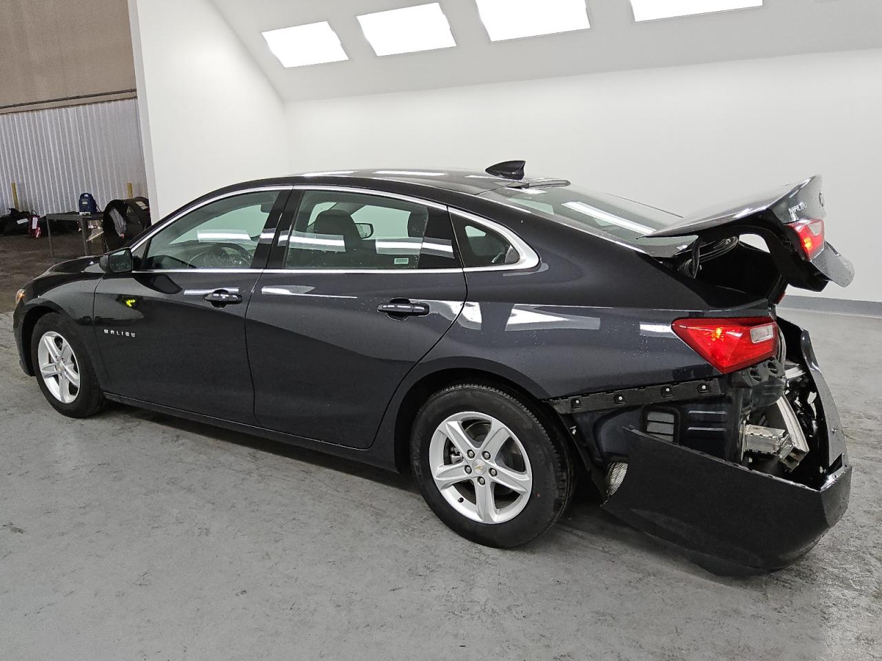 2023 Chevrolet Malibu - Image 2