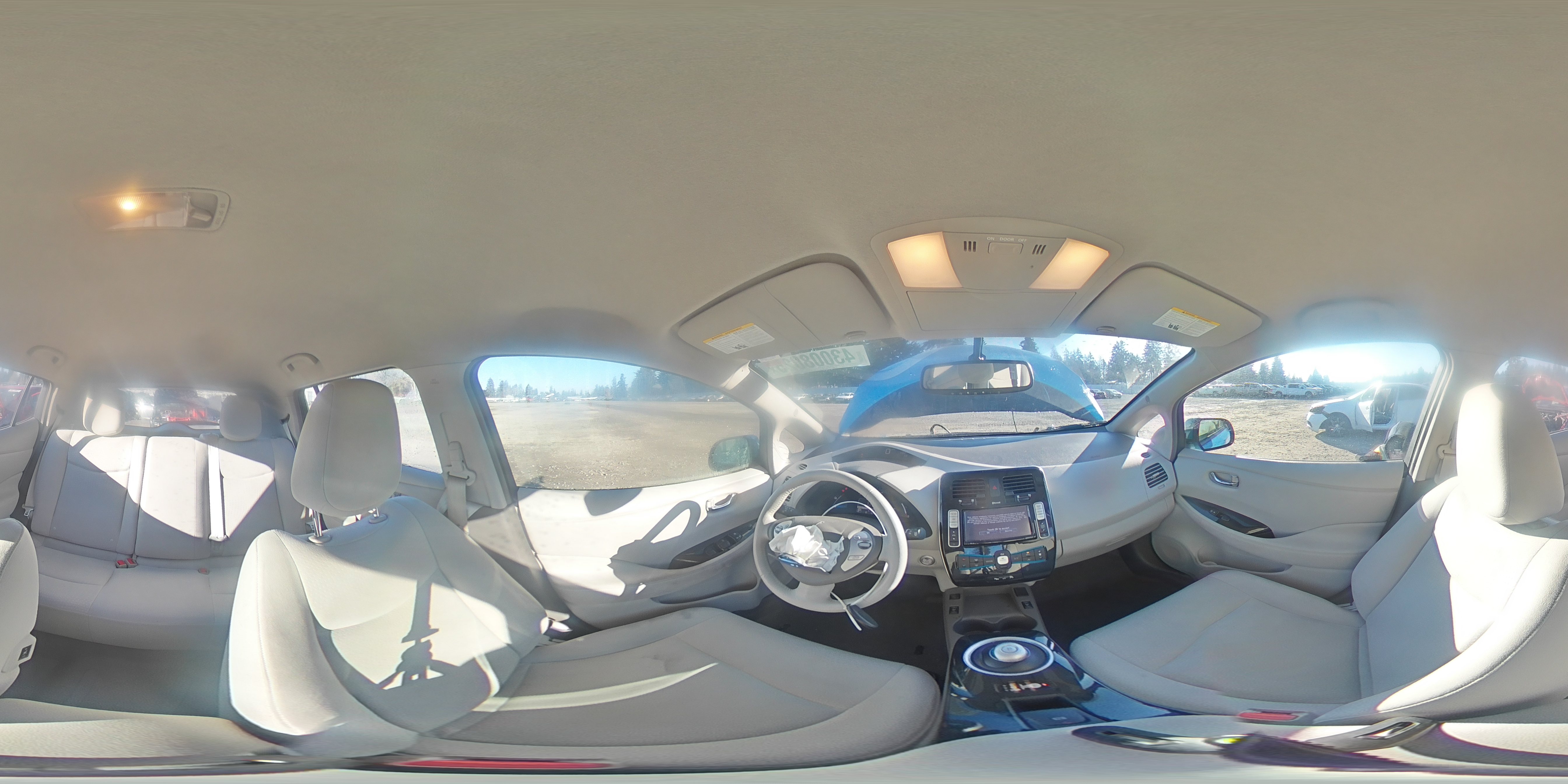 2012 Nissan Leaf - Image 13