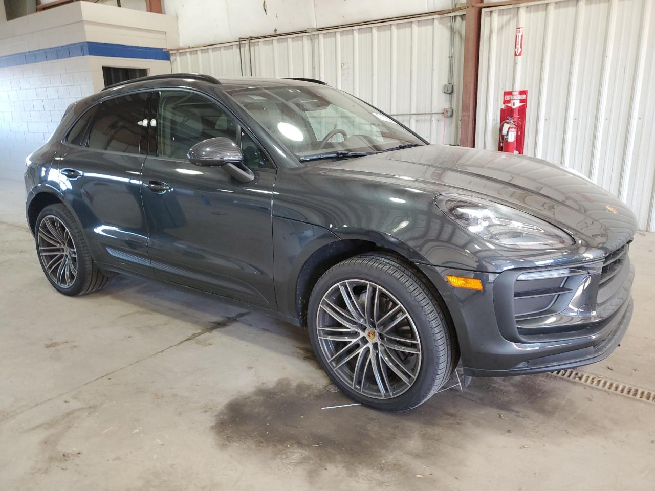 2024 Porsche Macan - Image 4