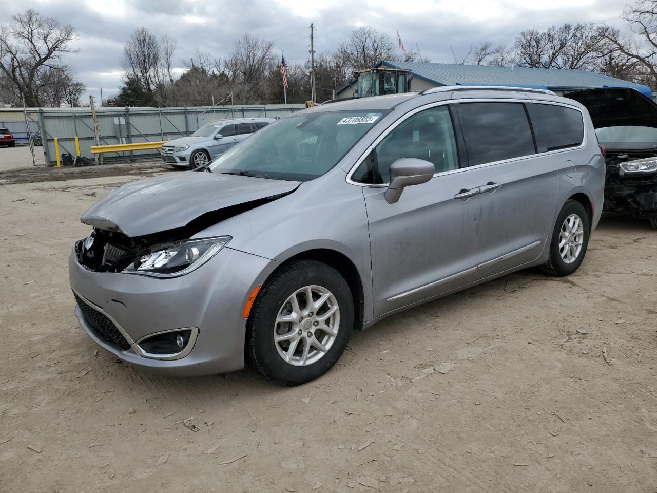 2020 Chrysler Pacifica - Image 1