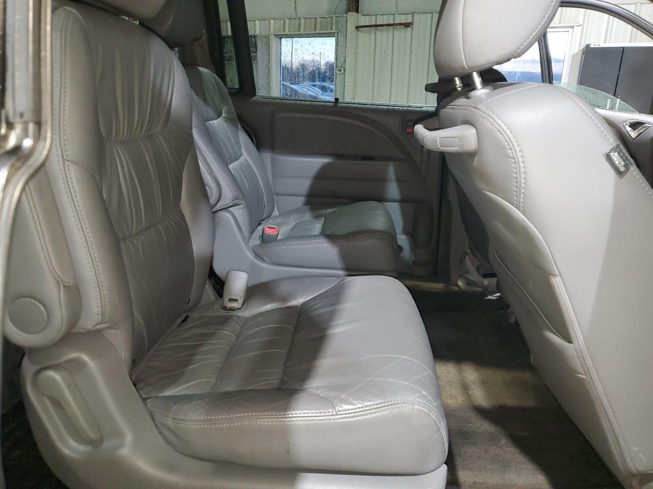 2010 Honda Odyssey - Image 11