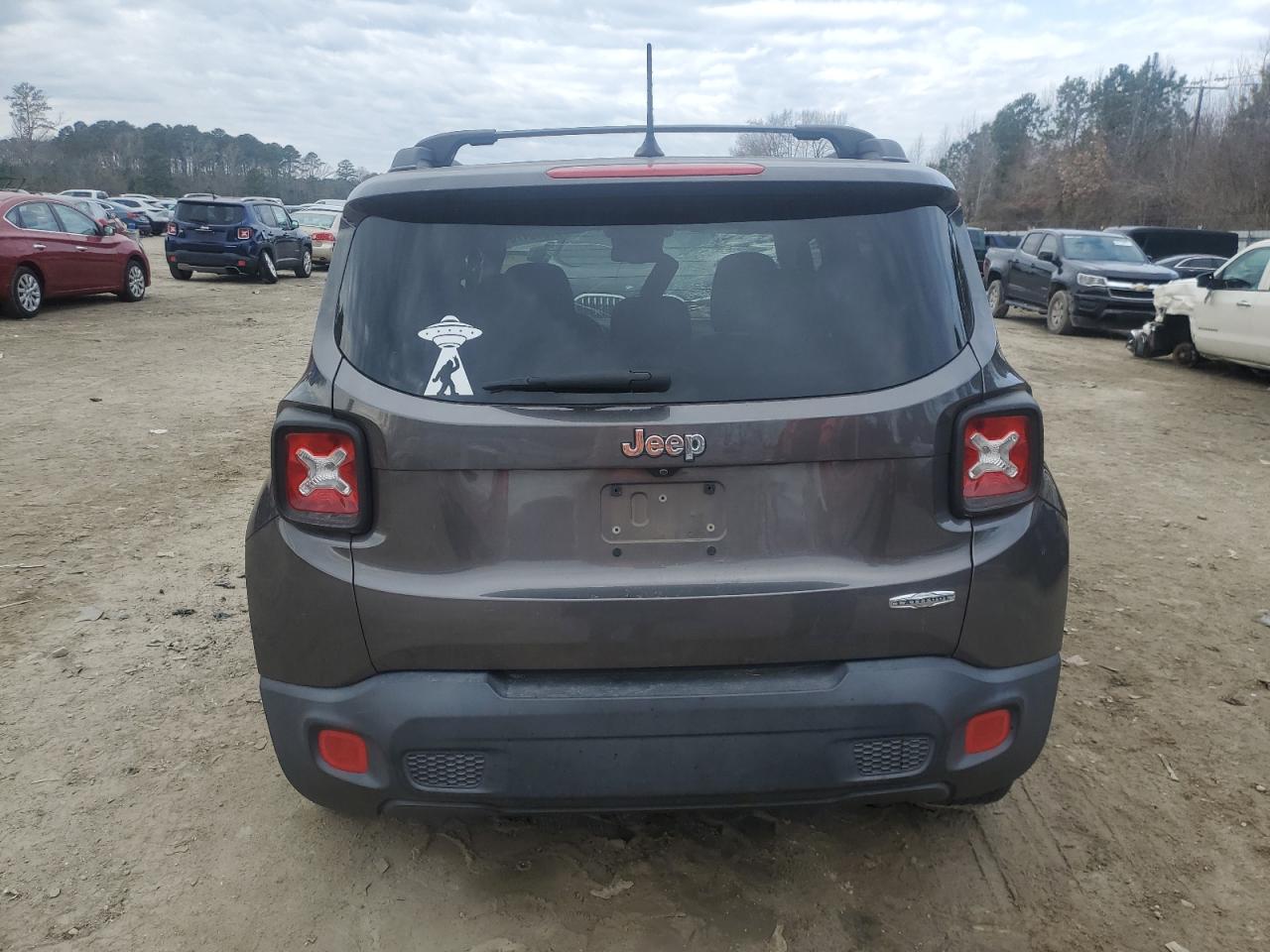 2016 Jeep Renegade - Image 6