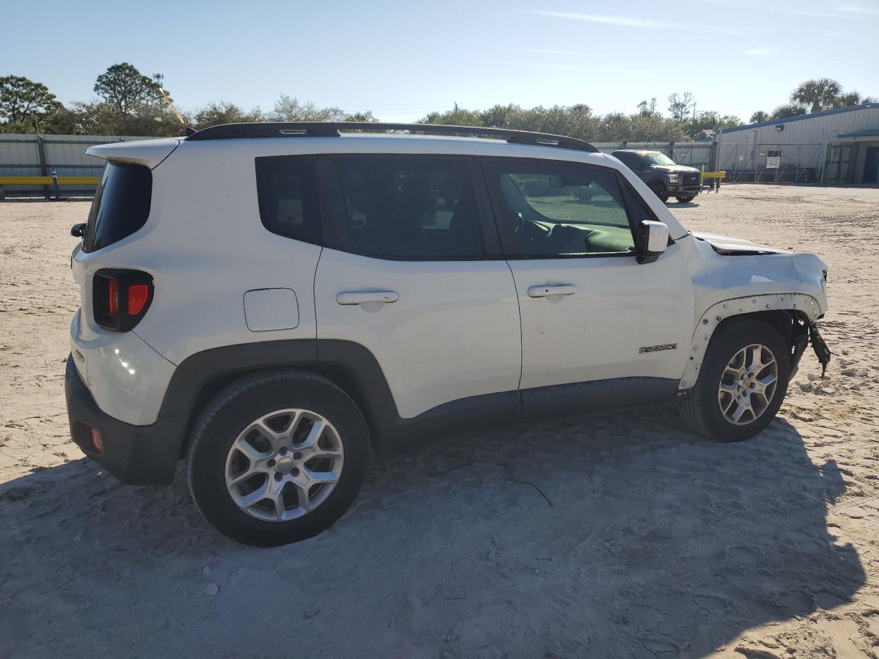 2015 Jeep Renegade - Image 3