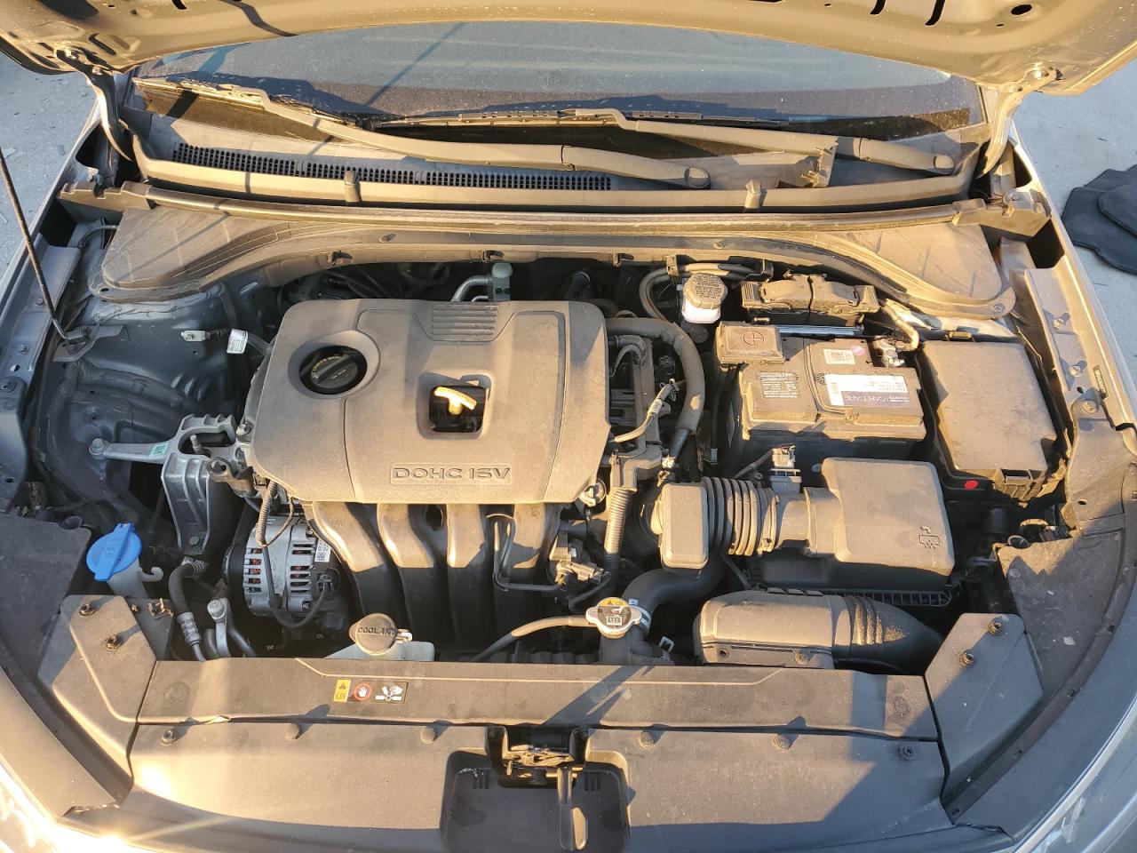 2020 Hyundai Elantra - Image 12