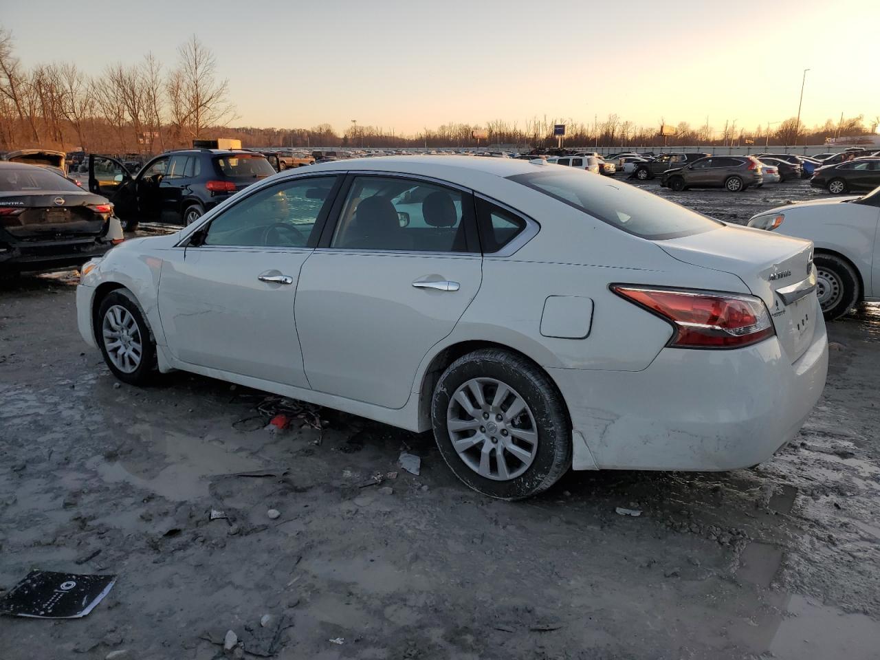 2015 Nissan Altima - Image 2