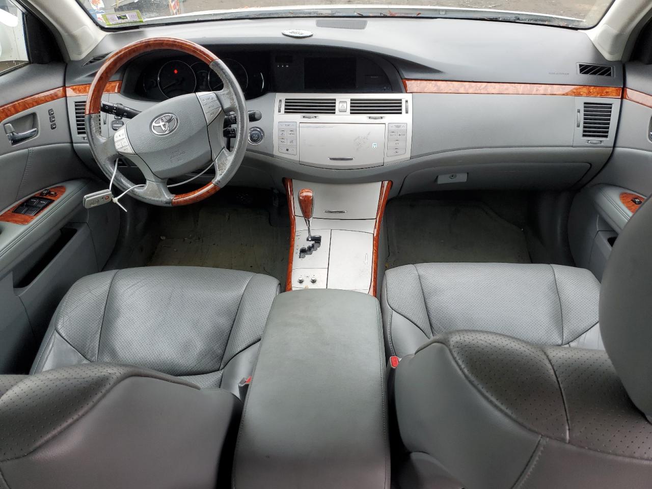 2007 Toyota Avalon - Image 8
