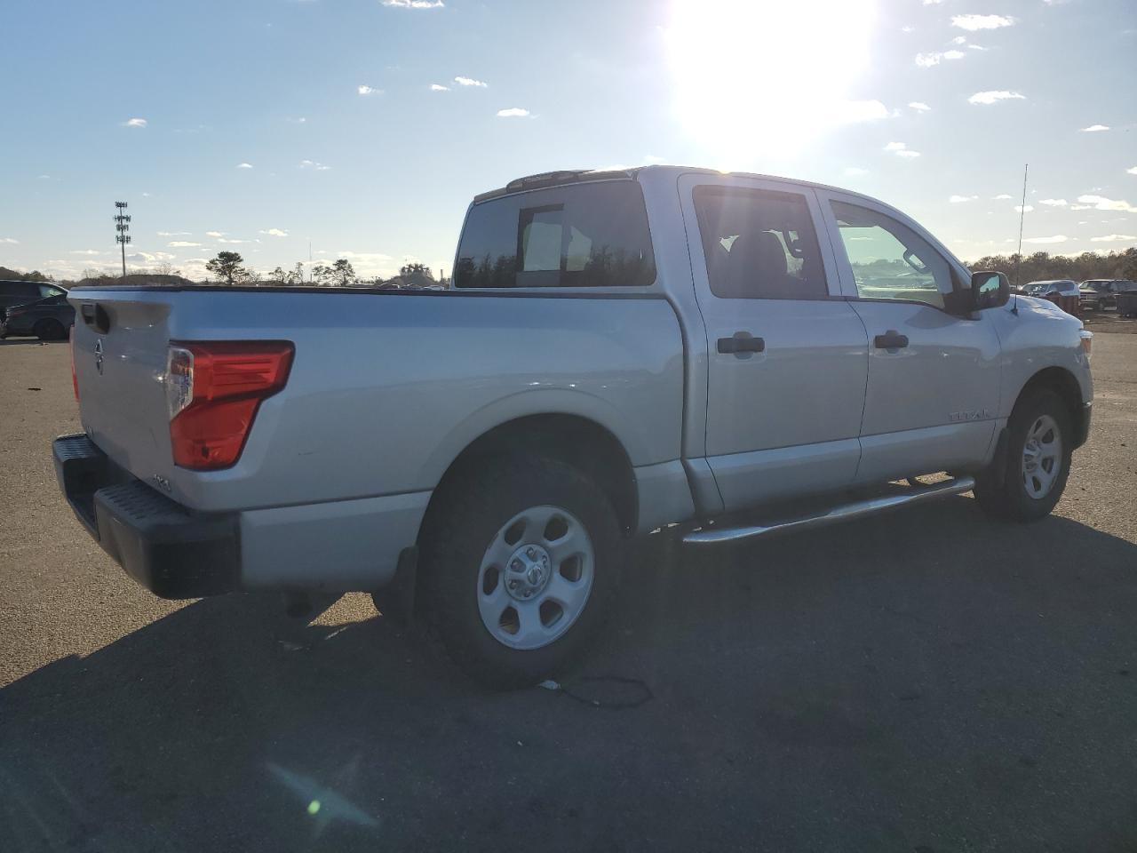 2017 Nissan Titan - Image 3