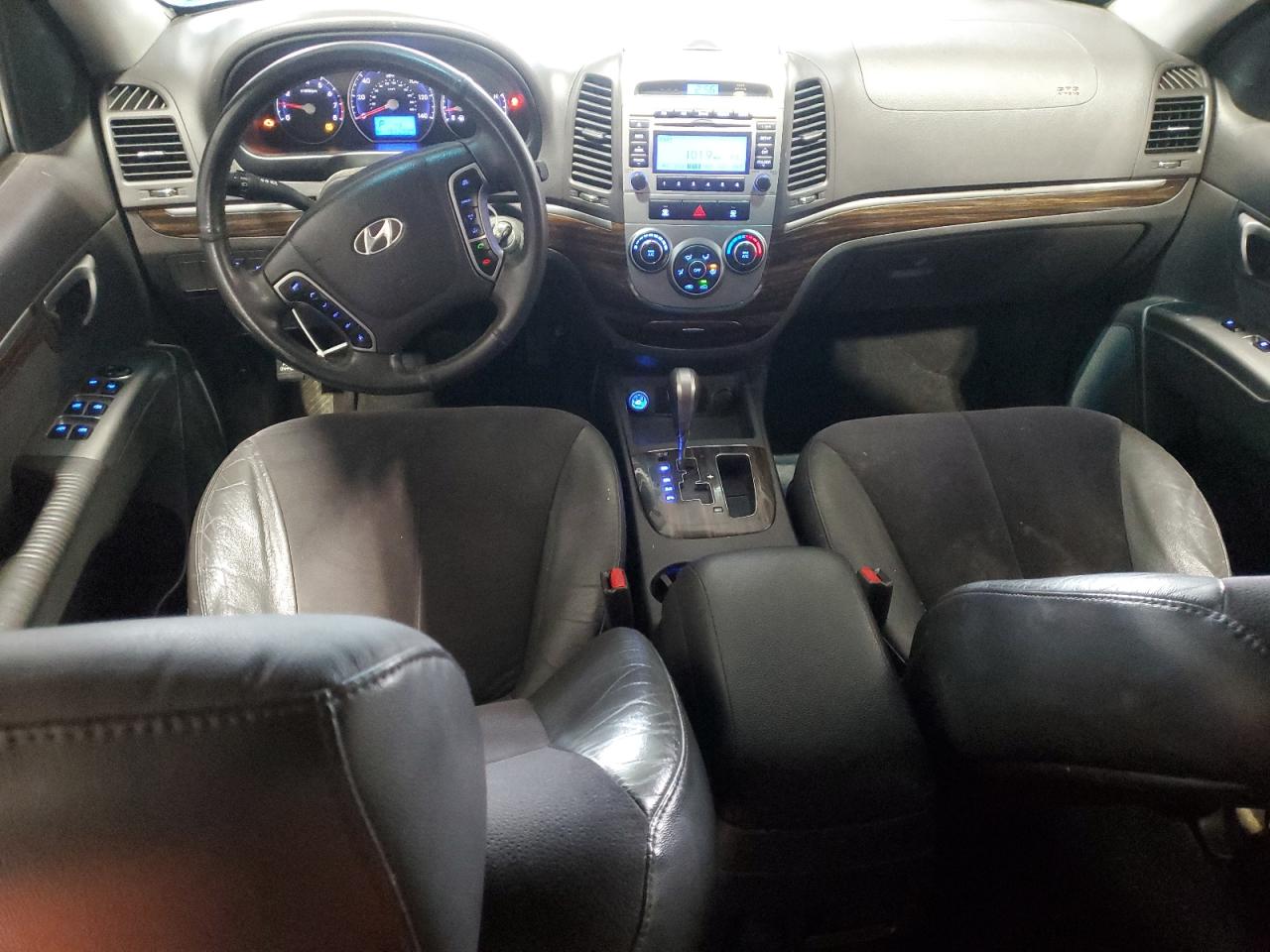 2010 Hyundai Santa Fe - Image 8