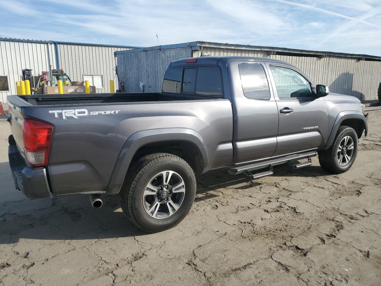 2017 Toyota Tacoma - Image 3