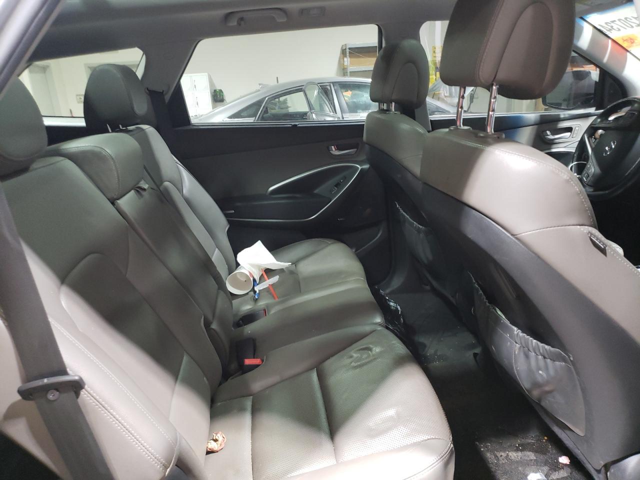 2017 Hyundai Santa Fe - Image 11