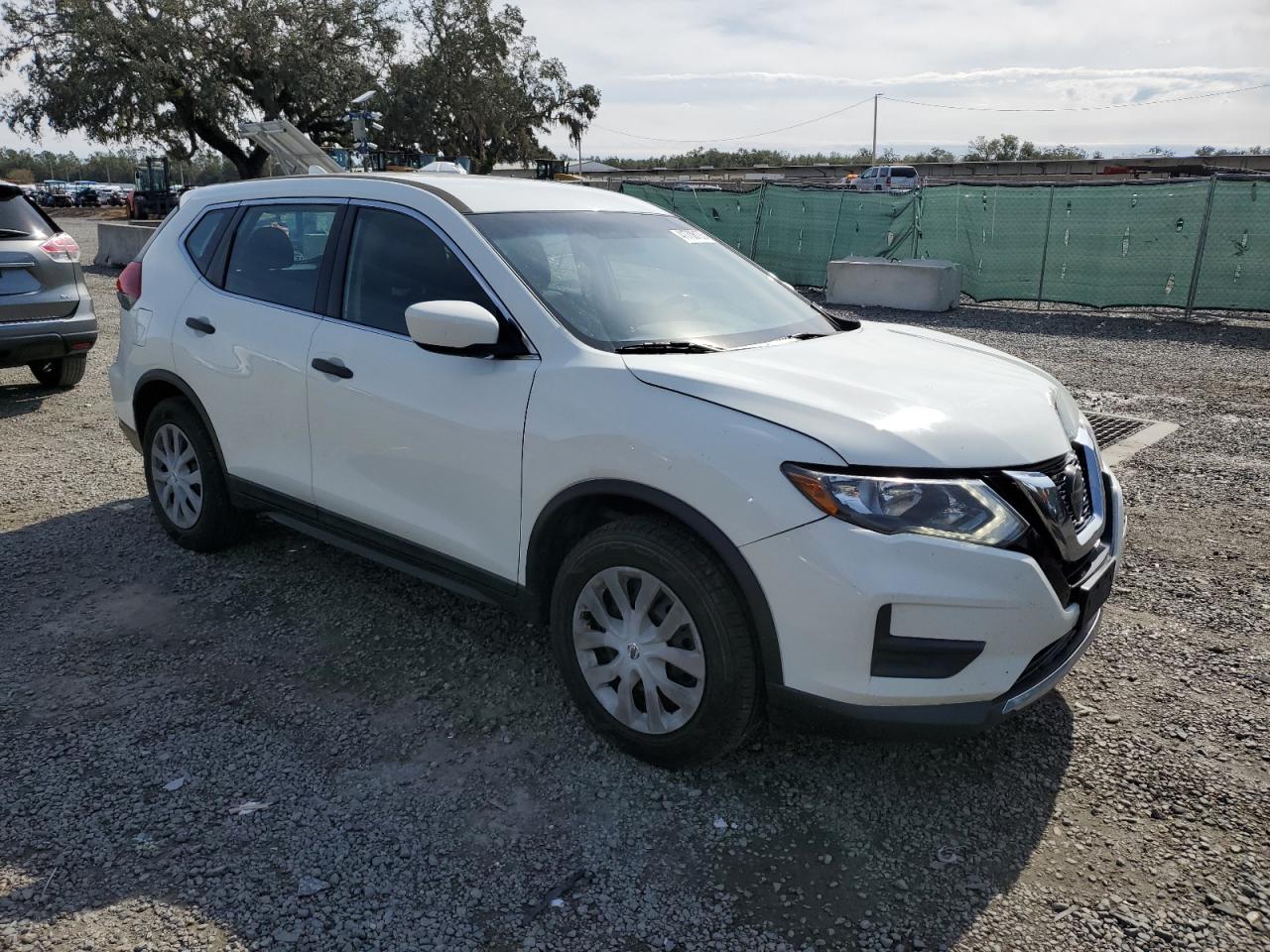 2018 Nissan Rogue - Image 4