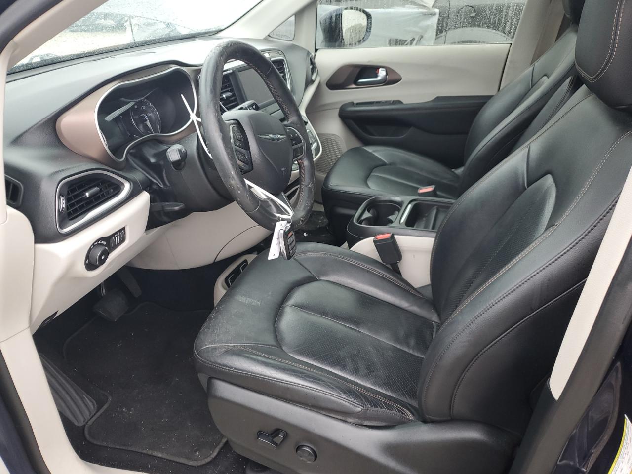 2019 Chrysler Pacifica - Image 7