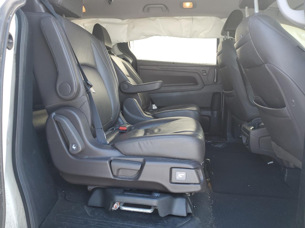 2018 Honda Odyssey - Image 11