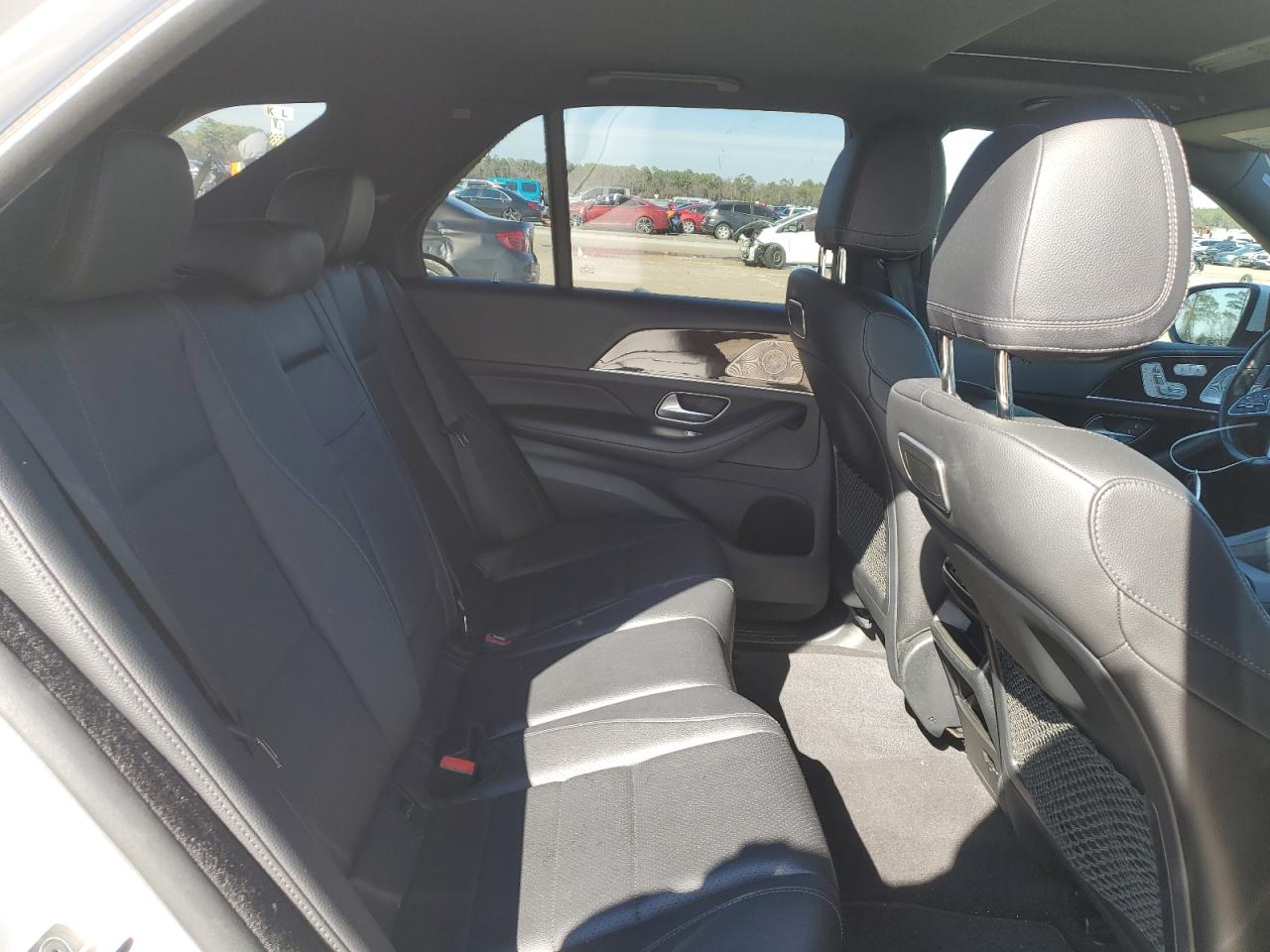 2020 Mercedes-Benz GLE - Image 11