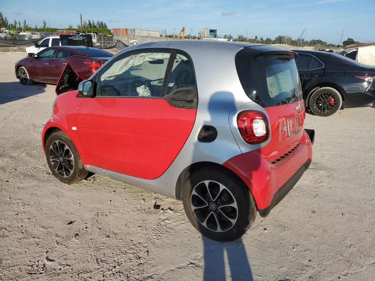 2017 Smart Fortwo - Image 2