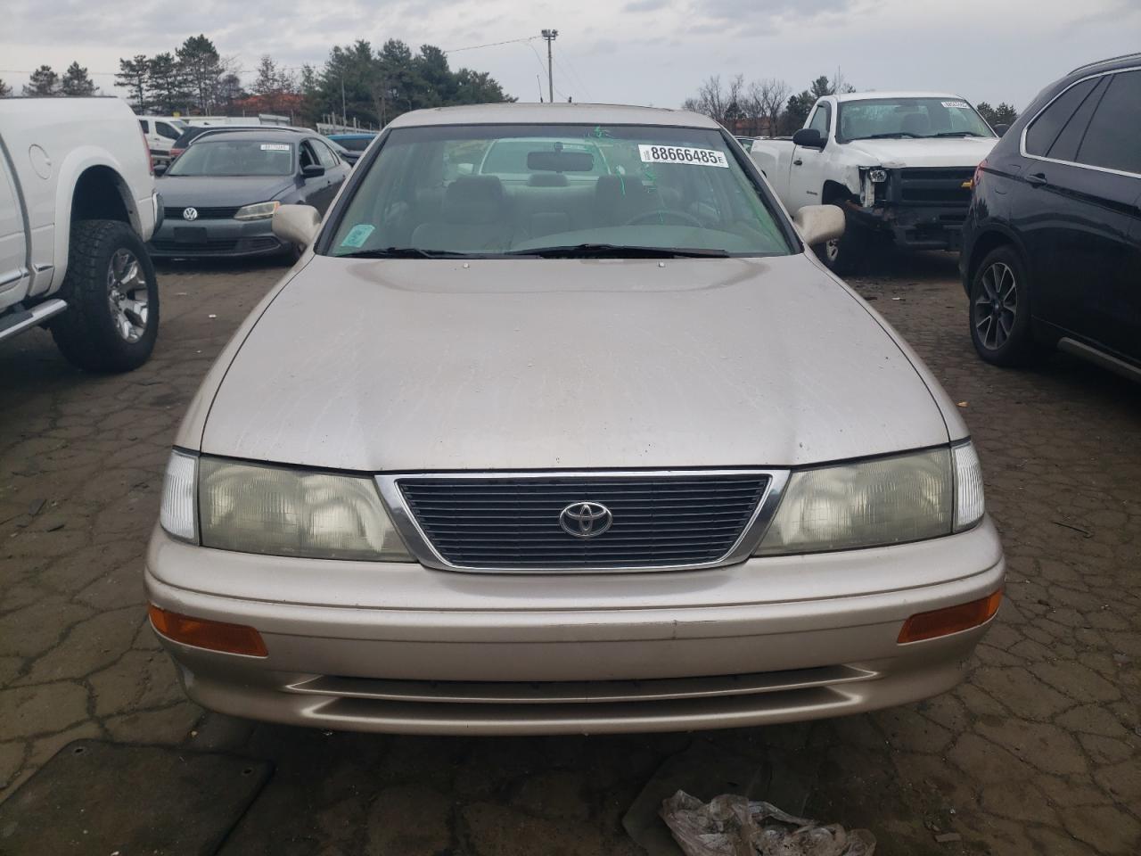 1997 Toyota Avalon - Image 5