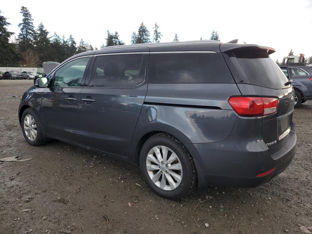 KNDMC5C14H6255625 2017 KIA SEDONA - Image 2