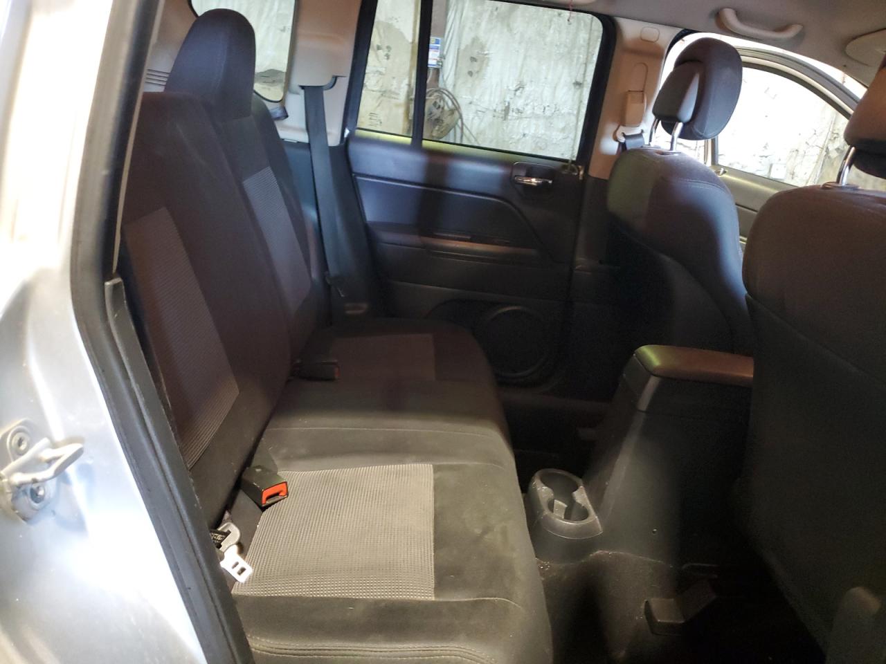 2011 Jeep Compass - Image 11