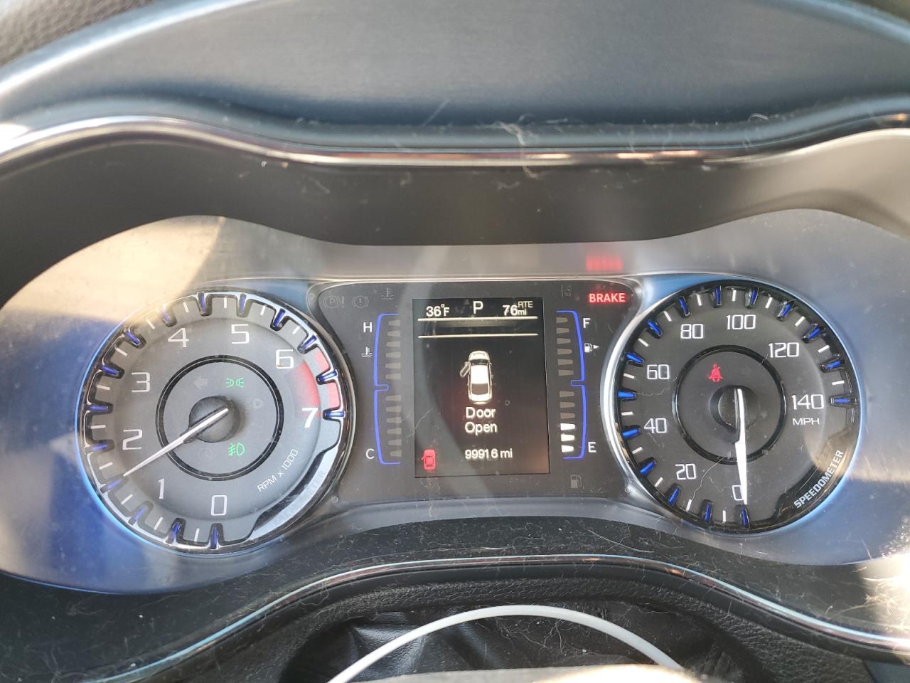 2015 Chrysler 200 - Image 9