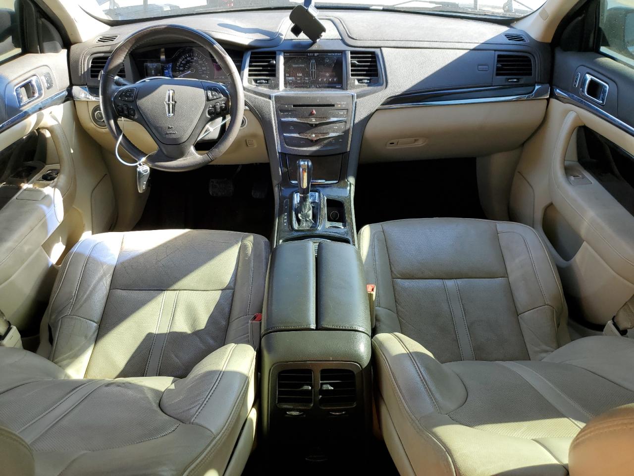 2015 Lincoln MKS - Image 8