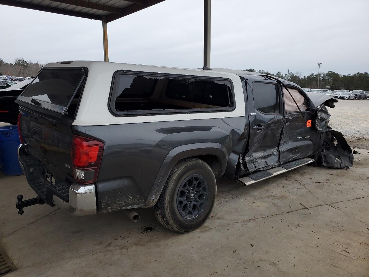 2019 Toyota Tacoma - Image 3