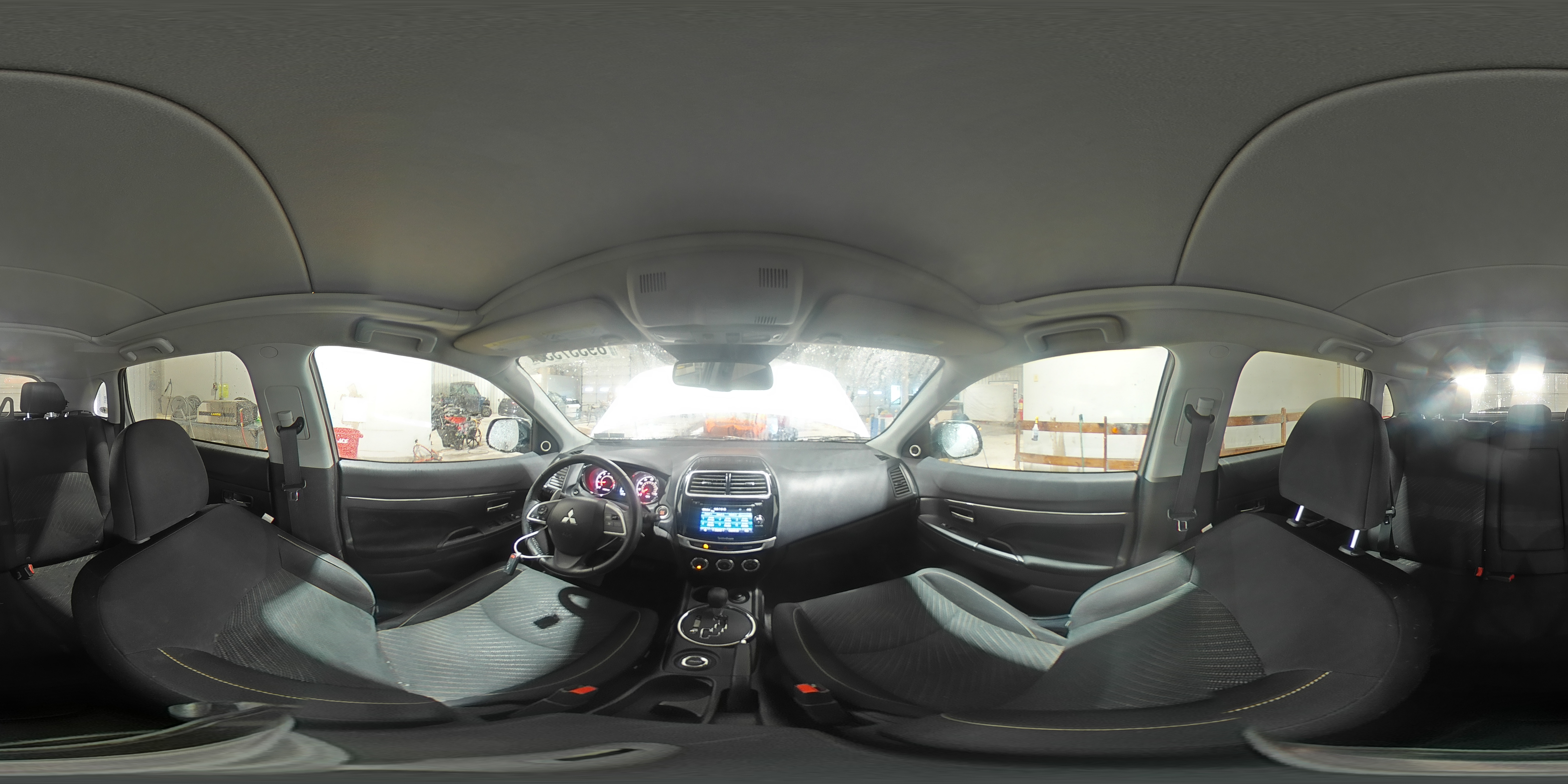 2015 Mitsubishi Outlander - Image 15
