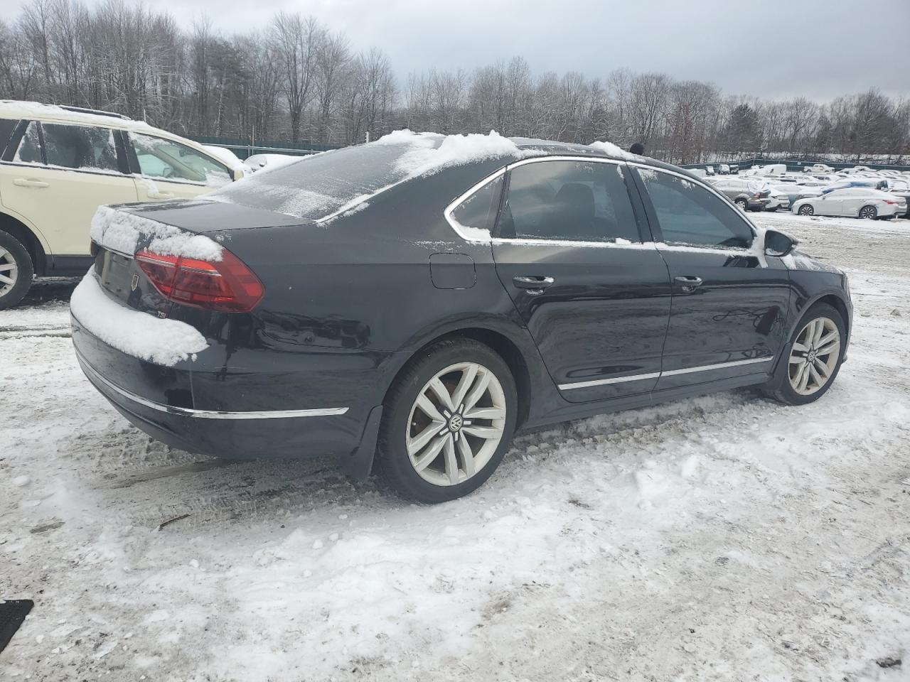 VIN 1VWGT7A34HC045277 2017 VOLKSWAGEN PASSAT no.3