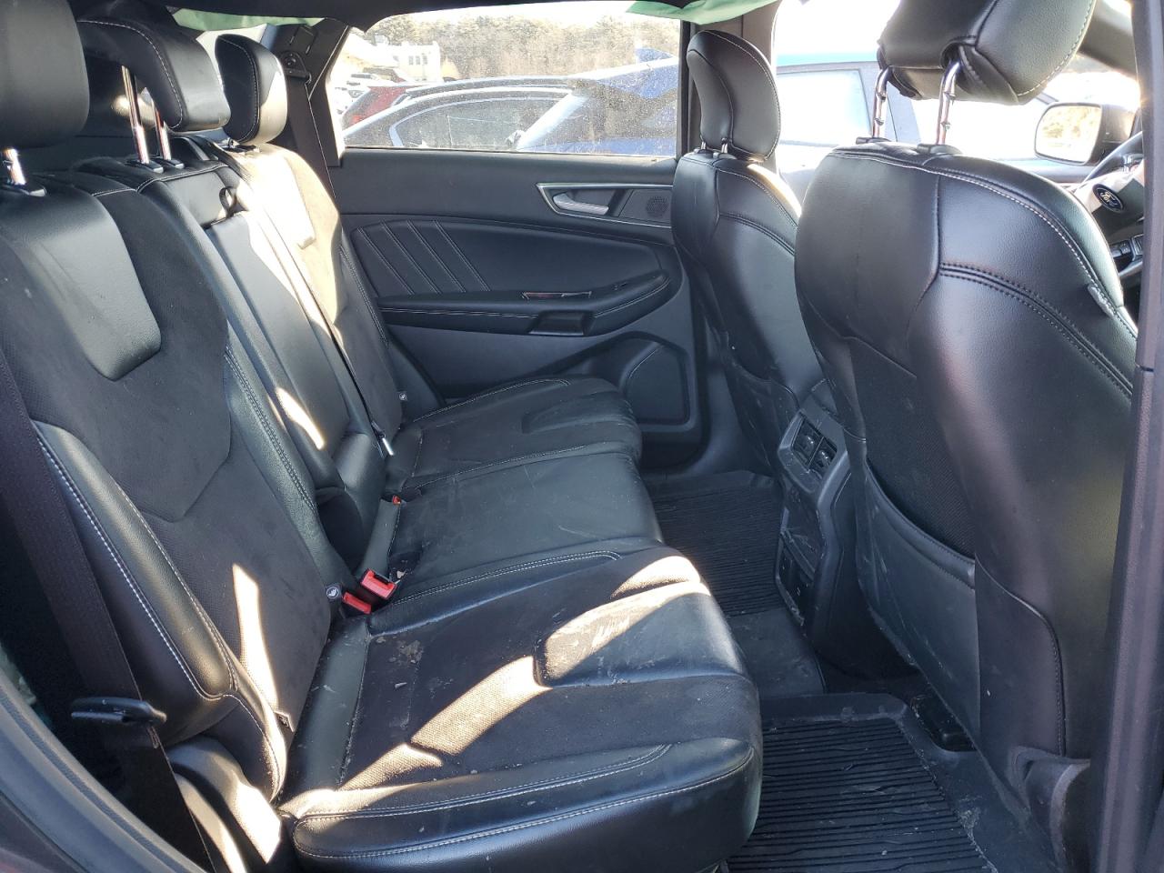 2019 Ford Edge - Image 11