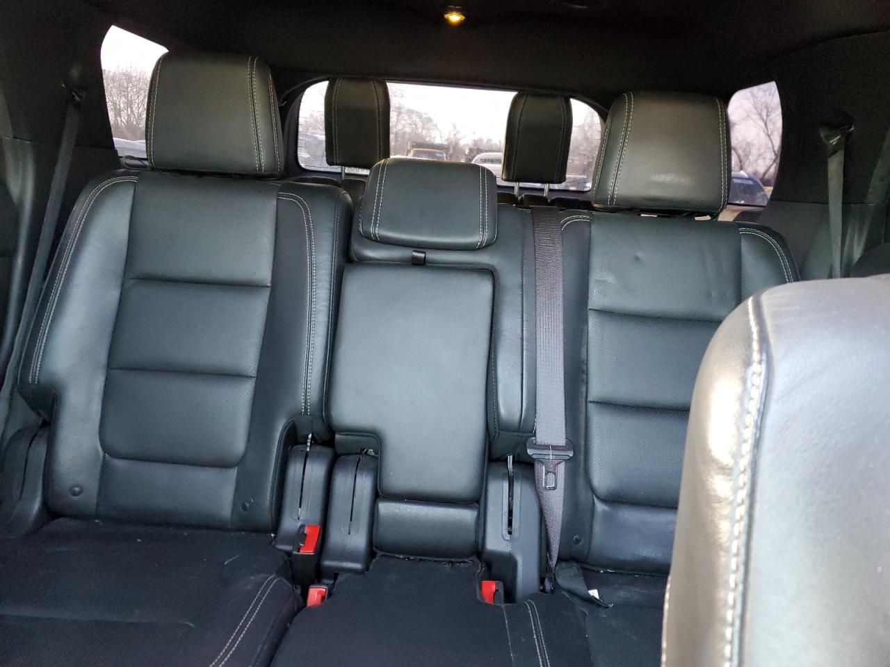2015 Ford Explorer - Image 10