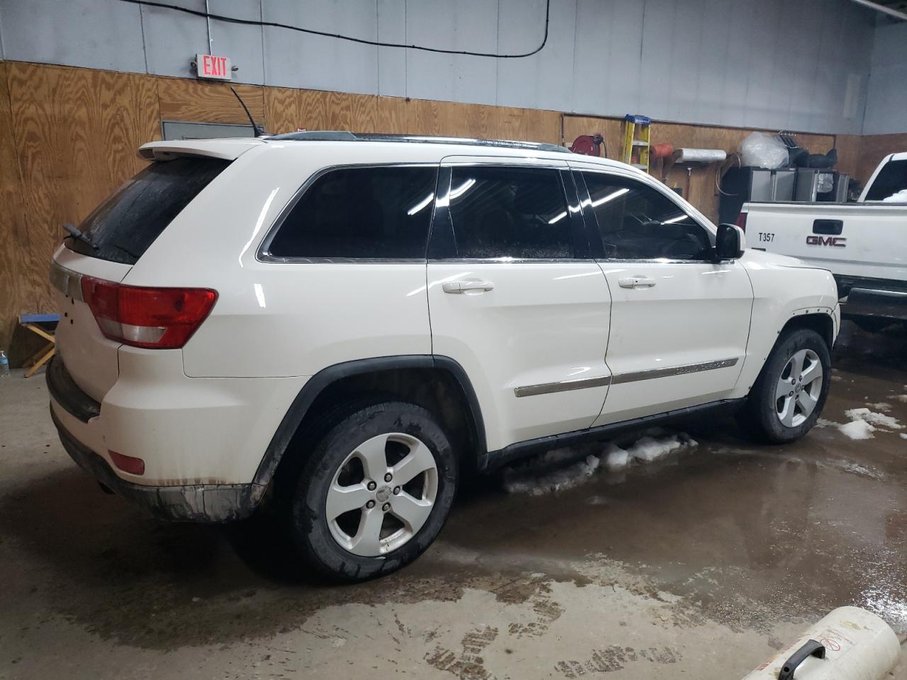 2011 Jeep Grand Cherokee - Image 3