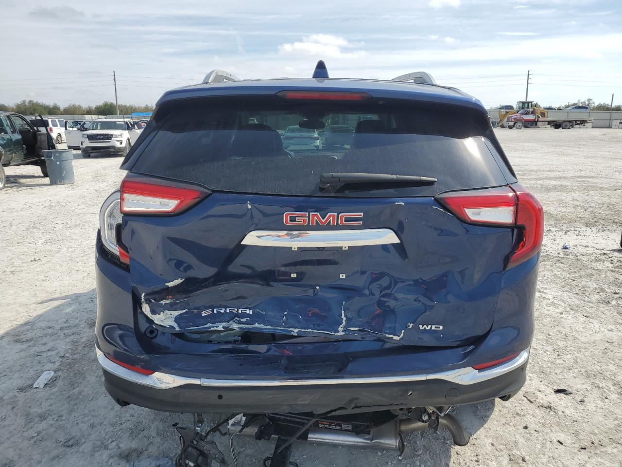 2022 GMC Terrain - Image 6