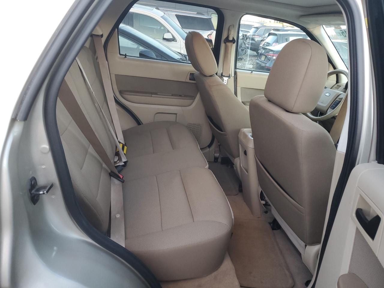 2010 Ford Escape - Image 11