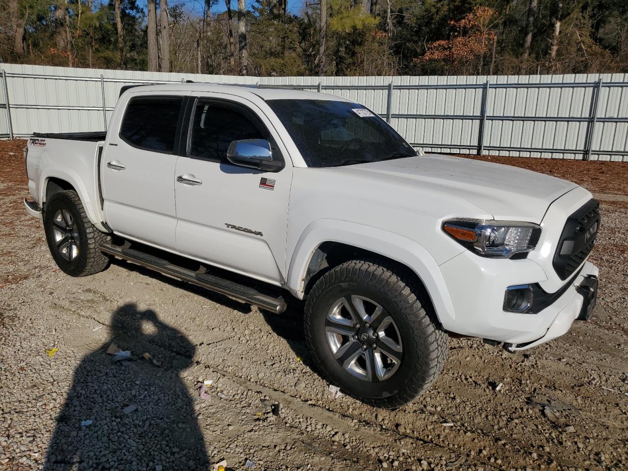 2016 Toyota Tacoma - Image 4