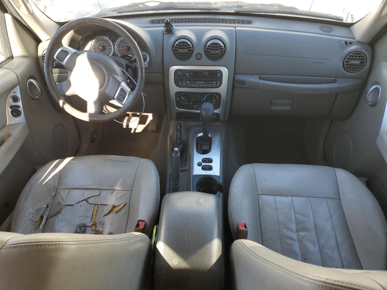 2005 Jeep Liberty (North America) - Image 8