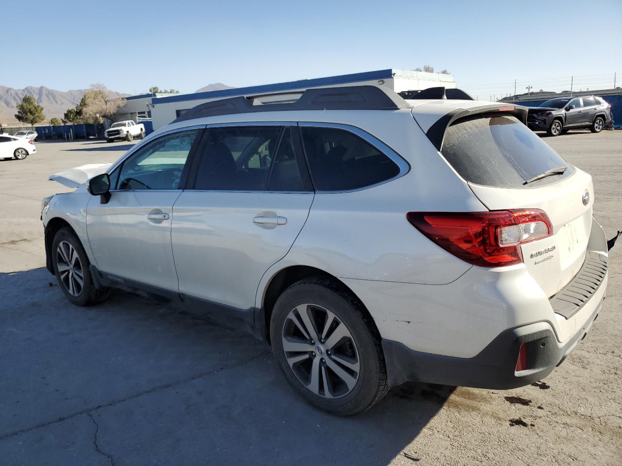 2018 Subaru Outback - Image 2