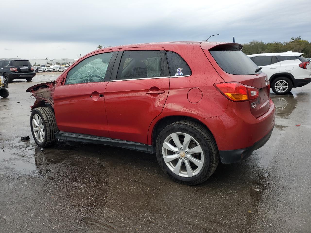2015 Mitsubishi Outlander - Image 2