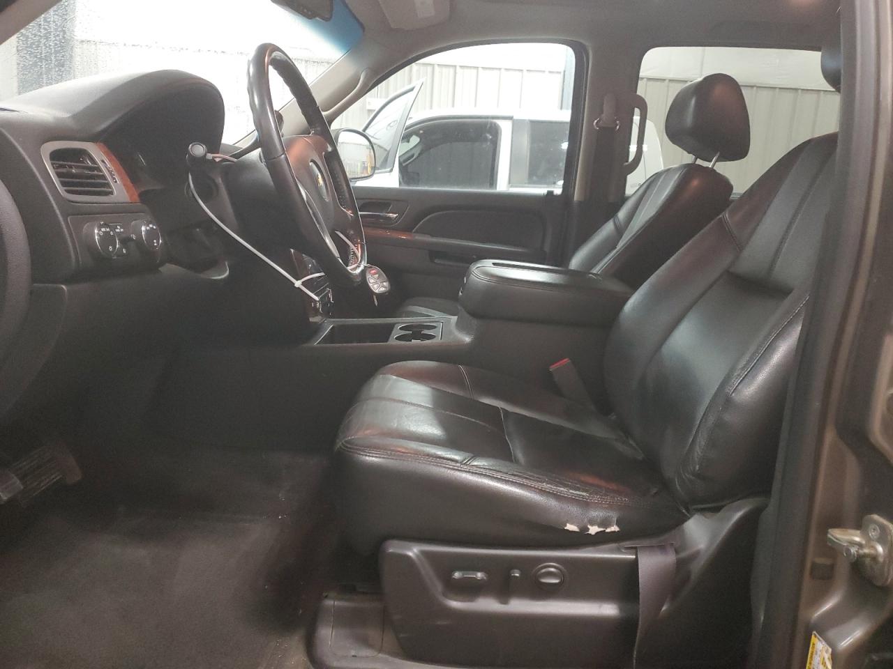 2013 Chevrolet Suburban K1500 Lt VIN: 1GNSKJE72DR236026 Lot: 86153104