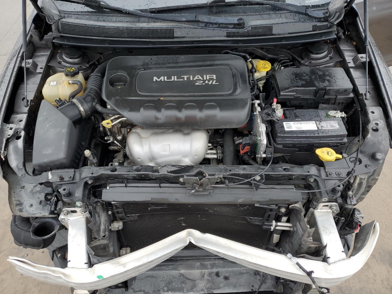 2015 Chrysler 200 - Image 11