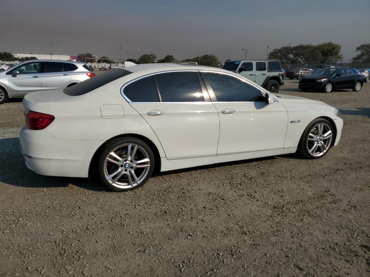 VIN WBAXG5C52DD229368 2013 BMW 5 SERIES no.3