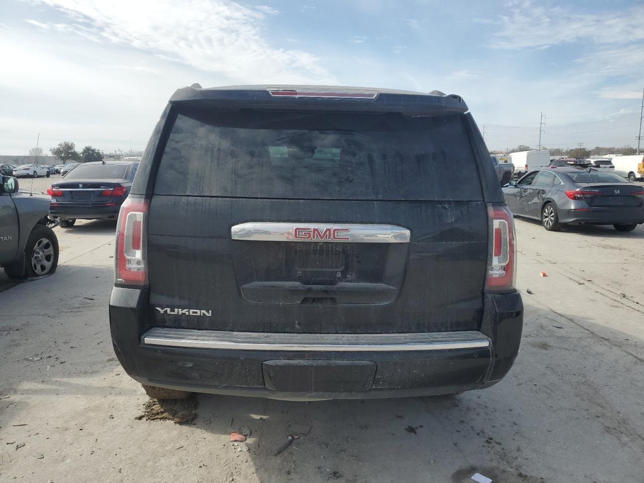 2015 GMC Yukon - Image 6
