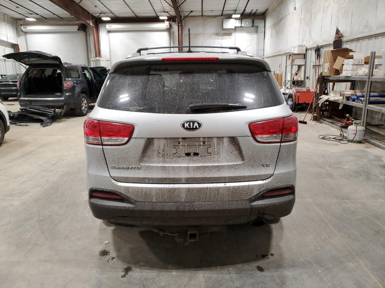 2017 Kia Sorento - Image 6