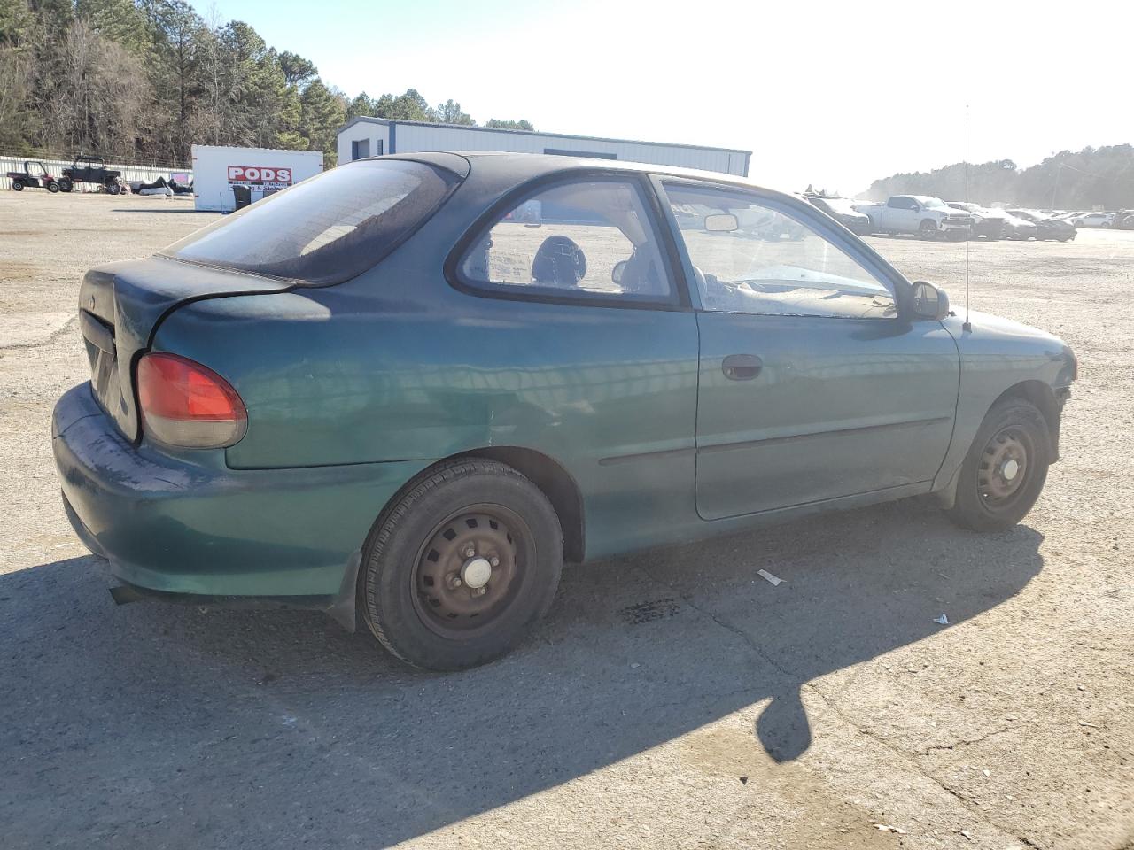 1999 Hyundai Accent - Image 3