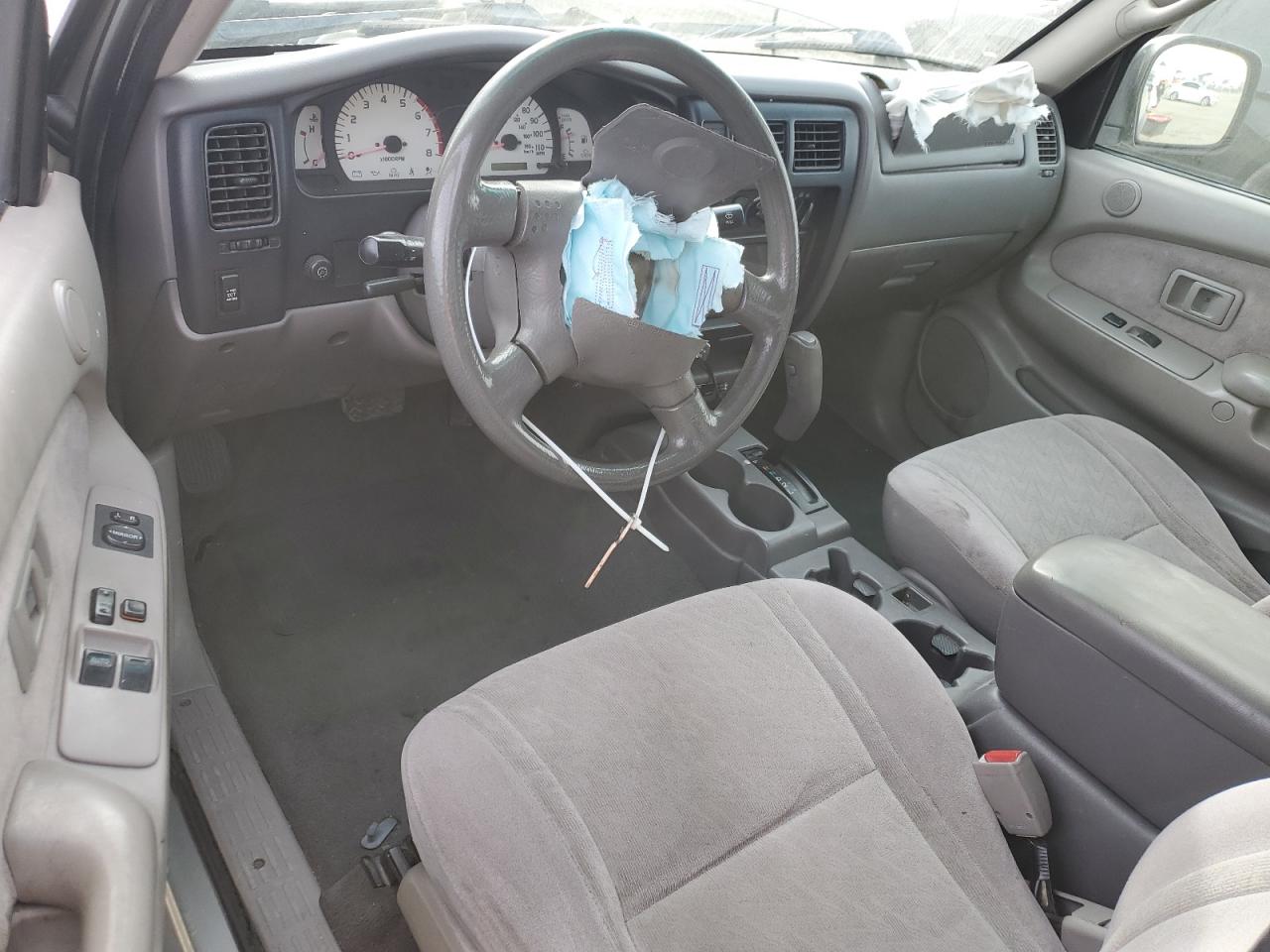 2004 Toyota Tacoma - Image 8