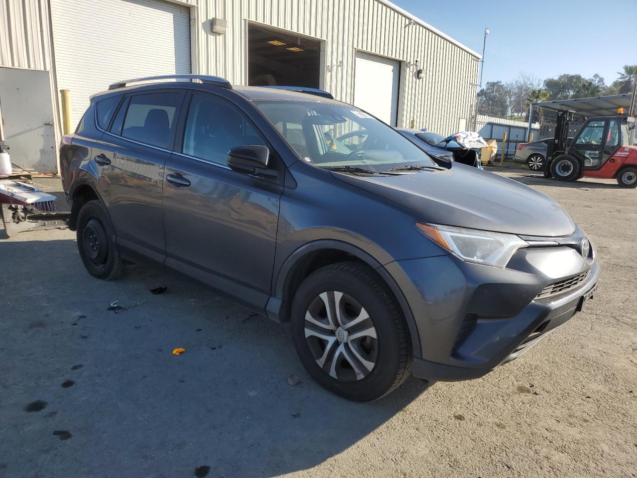 2018 Toyota RAV 4 - Image 4