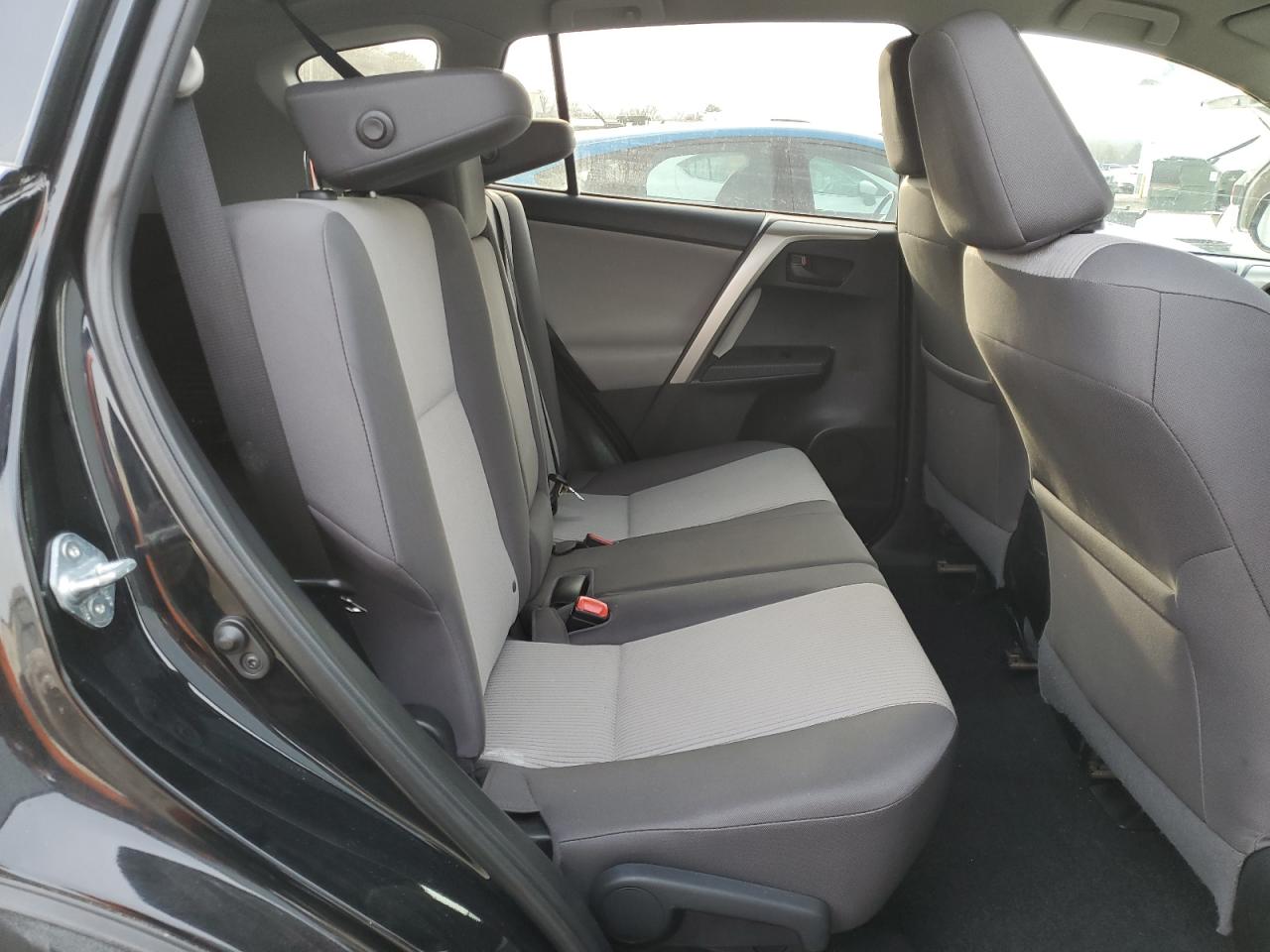 2015 Toyota RAV 4 - Image 11