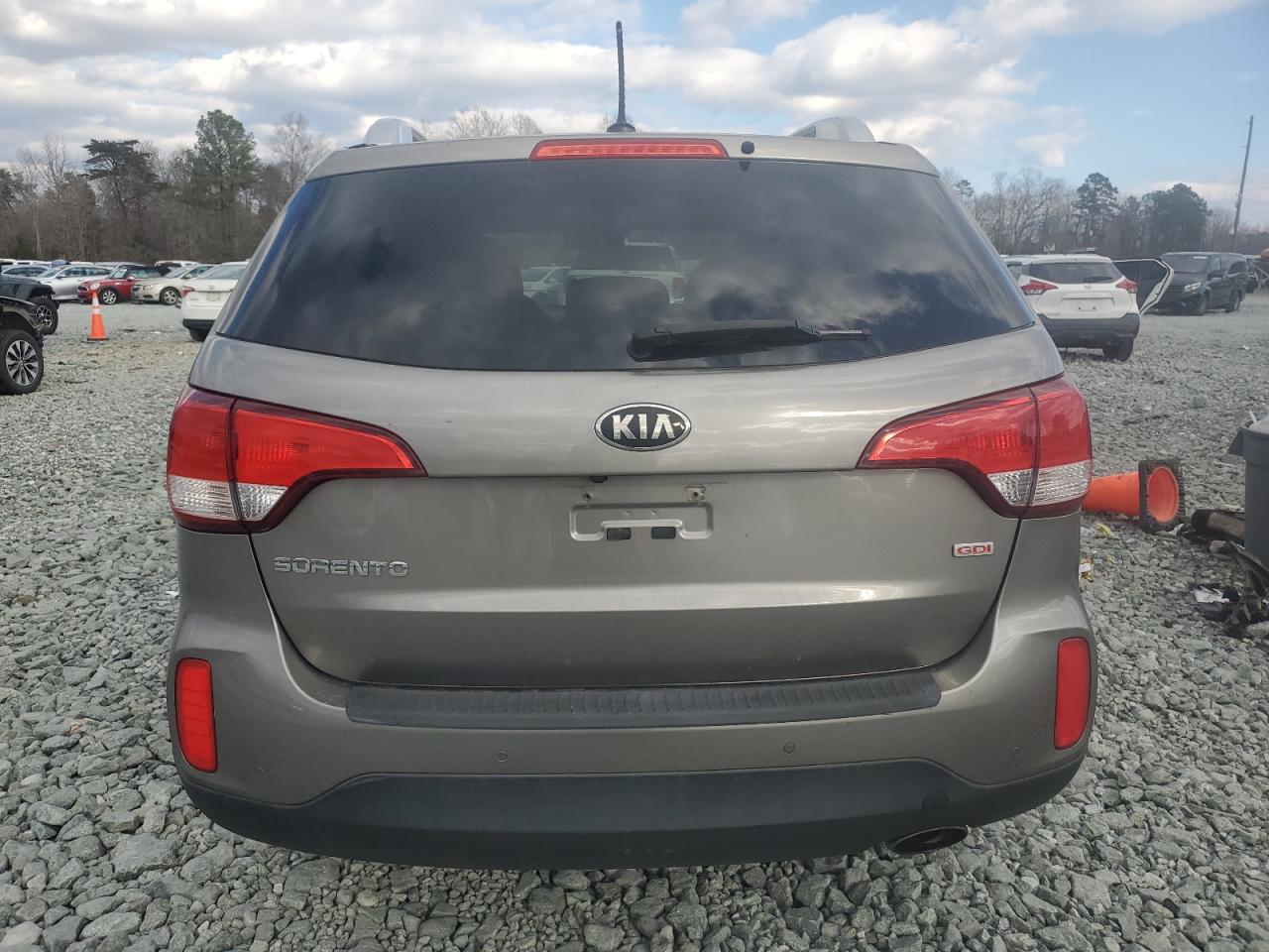 2014 Kia Sorento - Image 6