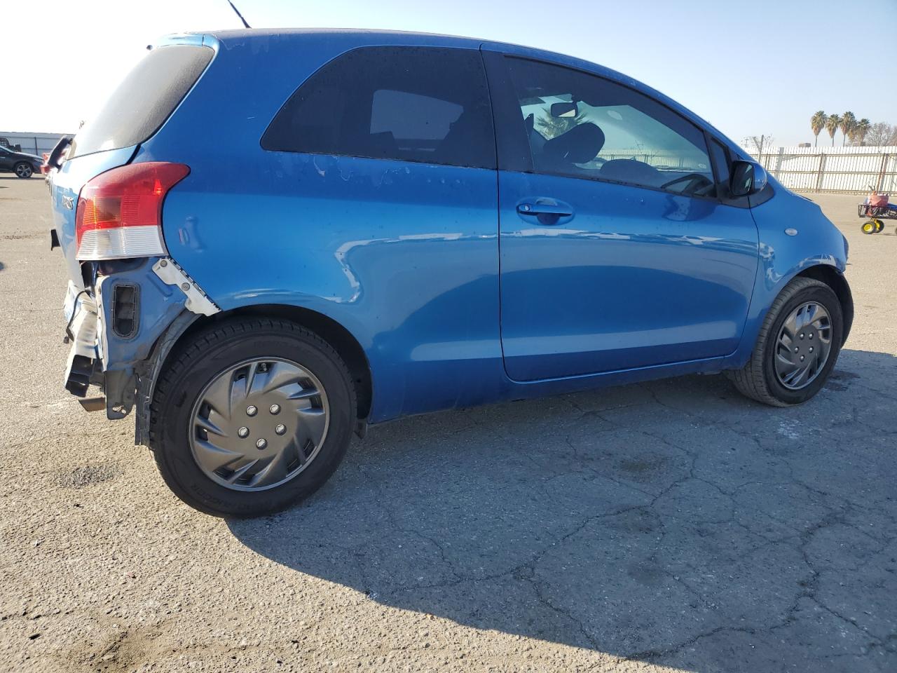 2010 Toyota Yaris - Image 3